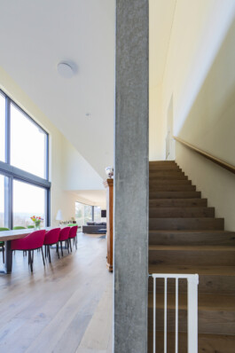 treppenstufen-aus-parkett